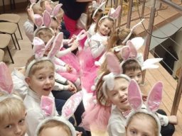 Rok szkolny 2023-2024 - 138 - Przedszkolaki ÿpiewajÑ po angielsku